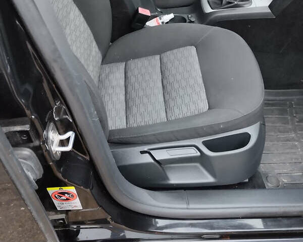 Черный Шкода Октавия, объемом двигателя 1.8 л и пробегом 212 тыс. км за 7700 $, фото 25 на Automoto.ua