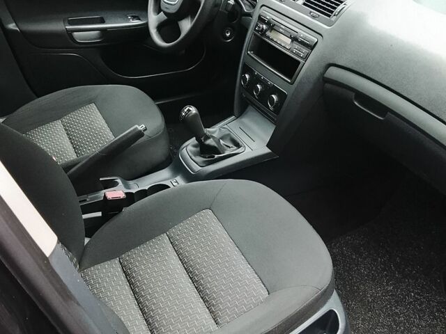 Черный Шкода Октавия, объемом двигателя 0 л и пробегом 233 тыс. км за 6950 $, фото 9 на Automoto.ua