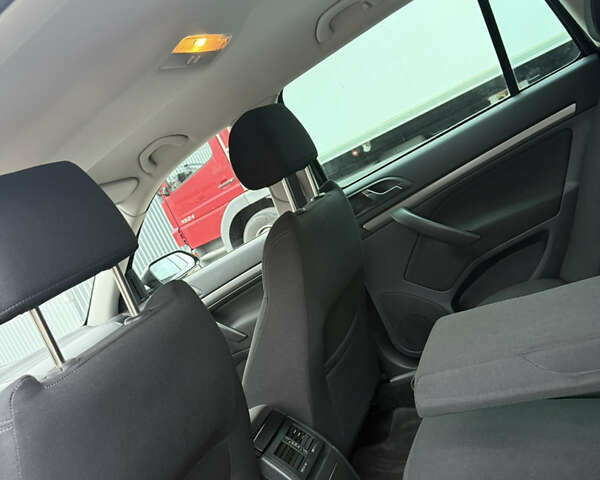 Черный Шкода Октавия, объемом двигателя 1.6 л и пробегом 197 тыс. км за 7500 $, фото 40 на Automoto.ua