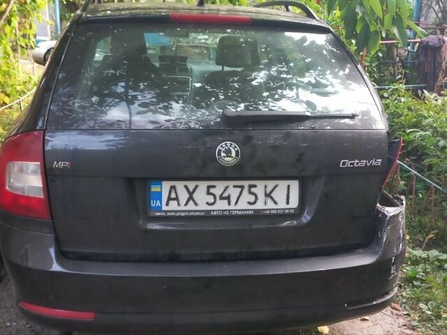Черный Шкода Октавия, объемом двигателя 1.6 л и пробегом 310 тыс. км за 4250 $, фото 4 на Automoto.ua