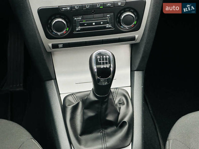 Черный Шкода Октавия, объемом двигателя 1.8 л и пробегом 223 тыс. км за 8999 $, фото 22 на Automoto.ua