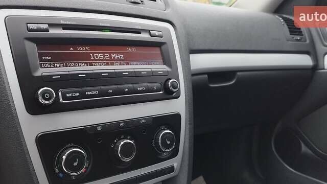 Чорний Шкода Октавія, об'ємом двигуна 1.6 л та пробігом 209 тис. км за 8299 $, фото 37 на Automoto.ua