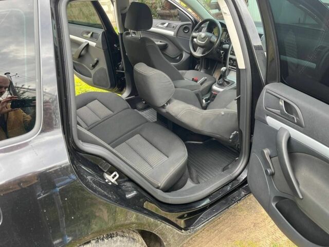 Черный Шкода Октавия, объемом двигателя 1.8 л и пробегом 206 тыс. км за 8000 $, фото 6 на Automoto.ua