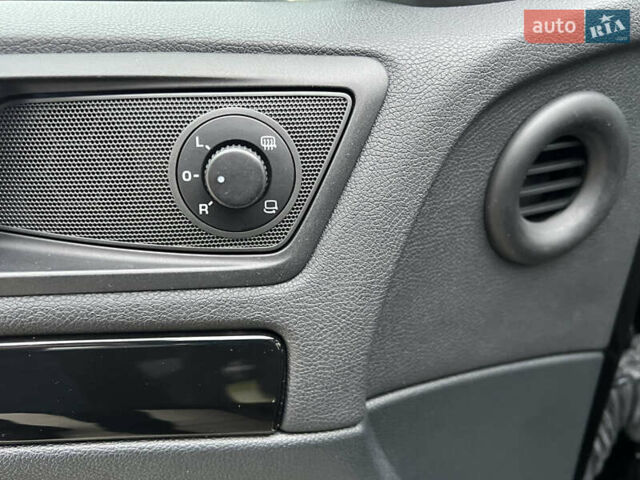 Черный Шкода Октавия, объемом двигателя 2 л и пробегом 229 тыс. км за 11650 $, фото 77 на Automoto.ua