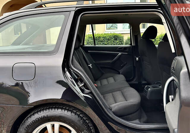 Чорний Шкода Октавія, об'ємом двигуна 1.6 л та пробігом 114 тис. км за 8299 $, фото 46 на Automoto.ua