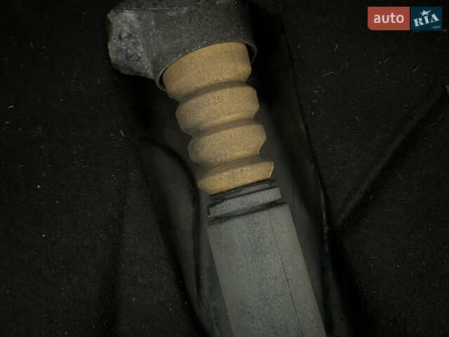 Черный Шкода Октавия, объемом двигателя 2 л и пробегом 229 тыс. км за 11650 $, фото 38 на Automoto.ua