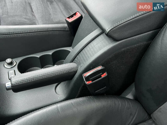 Черный Шкода Октавия, объемом двигателя 2 л и пробегом 229 тыс. км за 11650 $, фото 59 на Automoto.ua