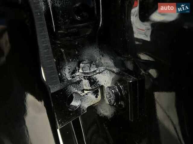 Черный Шкода Октавия, объемом двигателя 2 л и пробегом 229 тыс. км за 11650 $, фото 137 на Automoto.ua