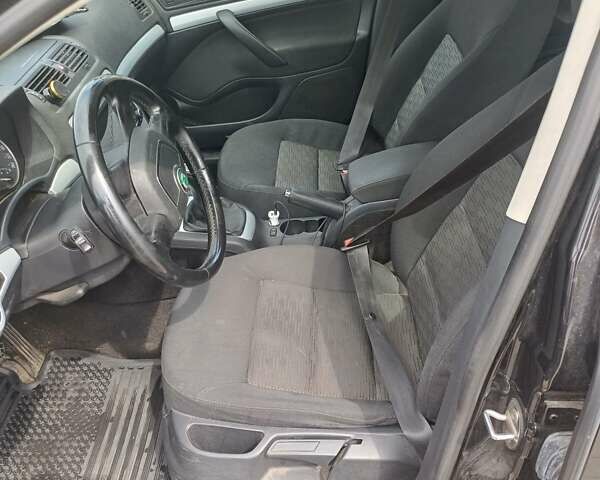 Черный Шкода Октавия, объемом двигателя 1.6 л и пробегом 192 тыс. км за 8500 $, фото 6 на Automoto.ua