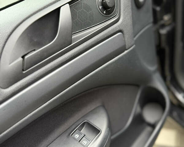 Черный Шкода Октавия, объемом двигателя 1.6 л и пробегом 157 тыс. км за 9000 $, фото 15 на Automoto.ua