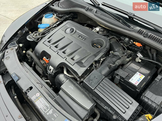 Черный Шкода Октавия, объемом двигателя 2 л и пробегом 229 тыс. км за 11650 $, фото 113 на Automoto.ua