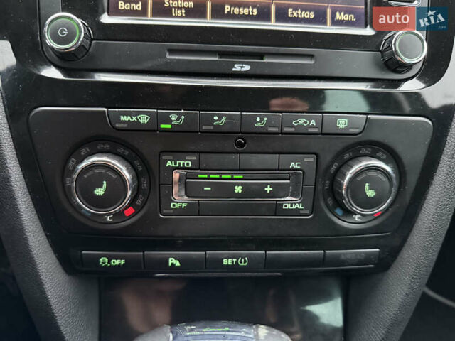 Черный Шкода Октавия, объемом двигателя 1.6 л и пробегом 228 тыс. км за 9999 $, фото 55 на Automoto.ua