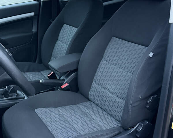 Черный Шкода Октавия, объемом двигателя 1.6 л и пробегом 202 тыс. км за 7490 $, фото 25 на Automoto.ua