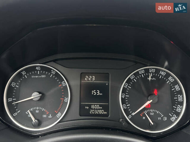 Чорний Шкода Октавія, об'ємом двигуна 1.6 л та пробігом 202 тис. км за 7650 $, фото 61 на Automoto.ua