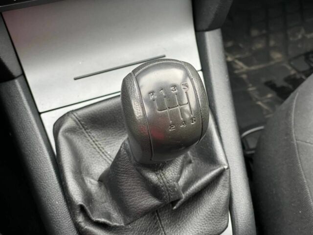 Чорний Шкода Октавія, об'ємом двигуна 1.4 л та пробігом 202 тис. км за 7200 $, фото 12 на Automoto.ua