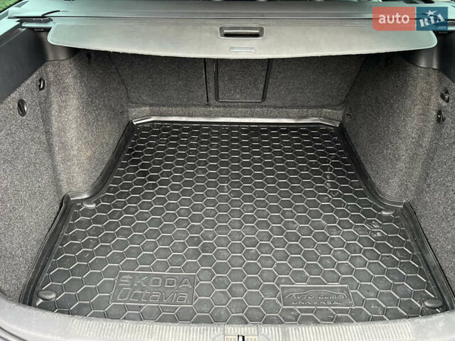 Черный Шкода Октавия, объемом двигателя 1.8 л и пробегом 156 тыс. км за 9900 $, фото 11 на Automoto.ua