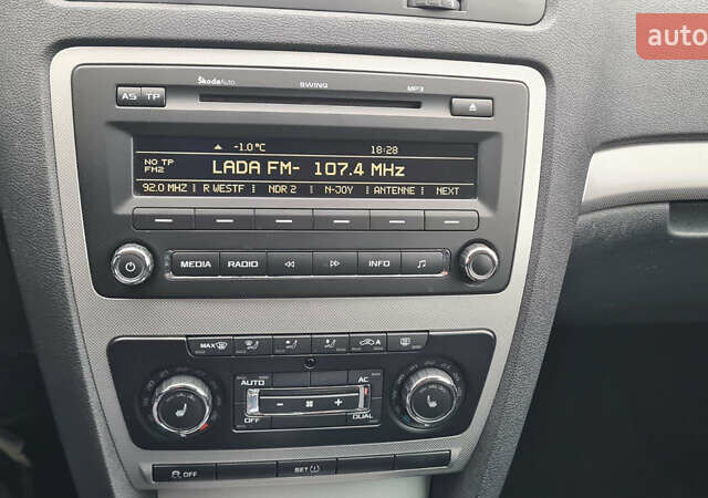 Черный Шкода Октавия, объемом двигателя 1.8 л и пробегом 220 тыс. км за 9700 $, фото 22 на Automoto.ua