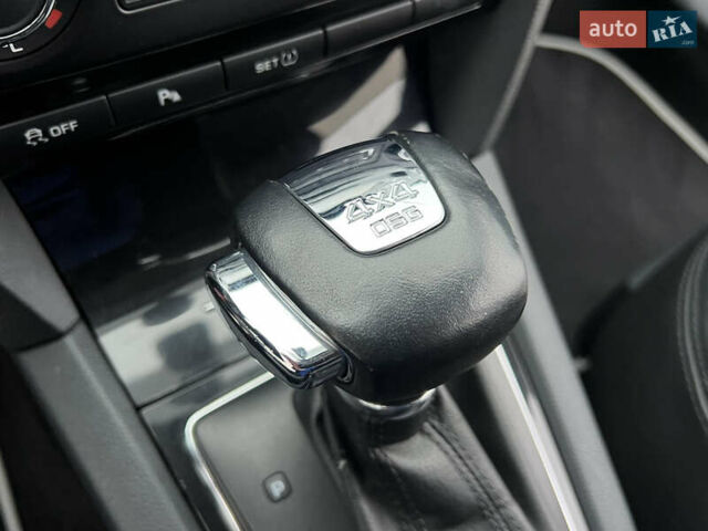 Черный Шкода Октавия, объемом двигателя 2 л и пробегом 229 тыс. км за 11650 $, фото 73 на Automoto.ua