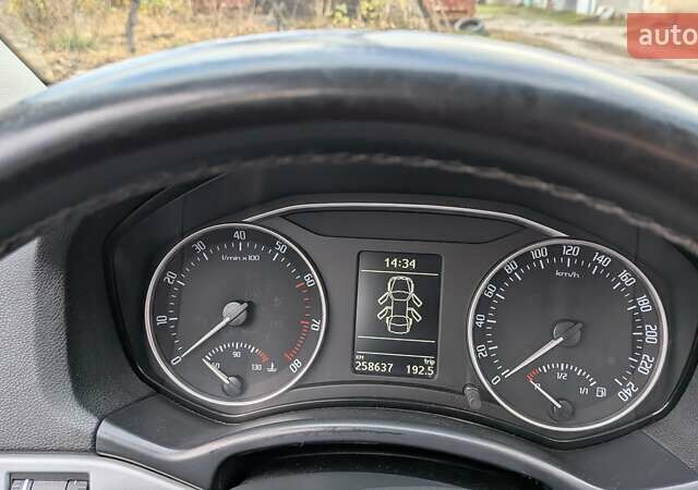 Черный Шкода Октавия, объемом двигателя 1.39 л и пробегом 258 тыс. км за 7200 $, фото 10 на Automoto.ua