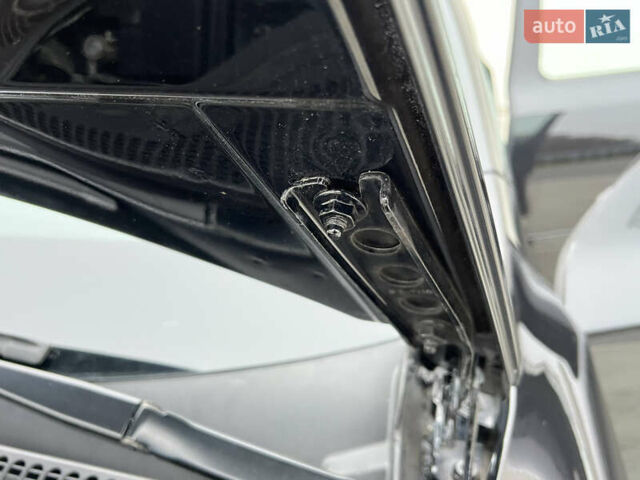 Черный Шкода Октавия, объемом двигателя 2 л и пробегом 229 тыс. км за 11650 $, фото 114 на Automoto.ua