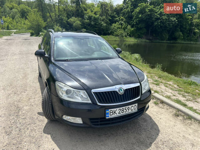Черный Шкода Октавия, объемом двигателя 1.6 л и пробегом 265 тыс. км за 7500 $, фото 1 на Automoto.ua