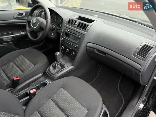 Чорний Шкода Октавія, об'ємом двигуна 1.6 л та пробігом 157 тис. км за 9000 $, фото 30 на Automoto.ua