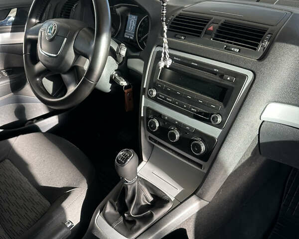 Шкода Октавия 2010 в Николаеве на Automoto.ua Черный Шкода Октавия, объемом двигателя 1.8 л и пробегом 232 тыс. км за 6650 $, фото 7 на Automoto.ua