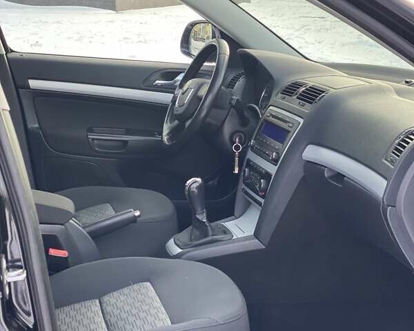 Черный Шкода Октавия, объемом двигателя 1.6 л и пробегом 231 тыс. км за 8400 $, фото 12 на Automoto.ua