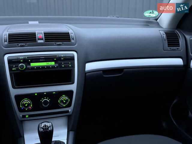 Черный Шкода Октавия, объемом двигателя 1.6 л и пробегом 202 тыс. км за 7490 $, фото 42 на Automoto.ua