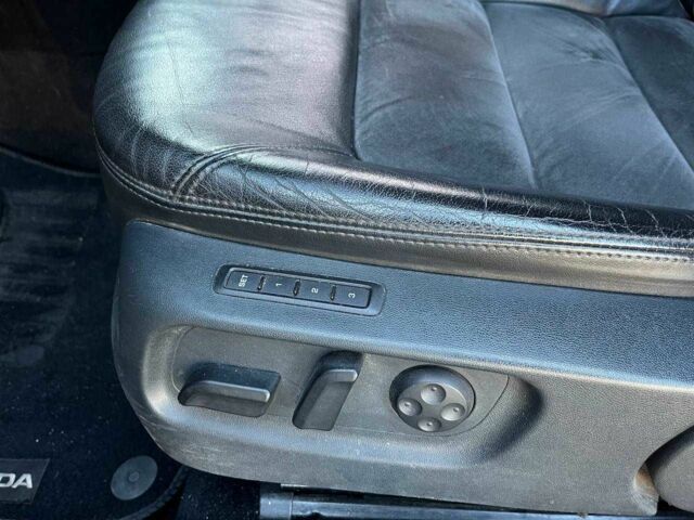 Чорний Шкода Октавія, об'ємом двигуна 1.8 л та пробігом 298 тис. км за 7490 $, фото 15 на Automoto.ua