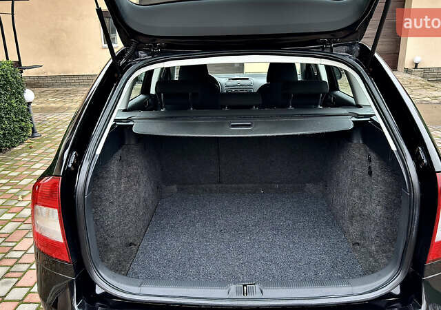 Чорний Шкода Октавія, об'ємом двигуна 1.6 л та пробігом 114 тис. км за 8299 $, фото 23 на Automoto.ua