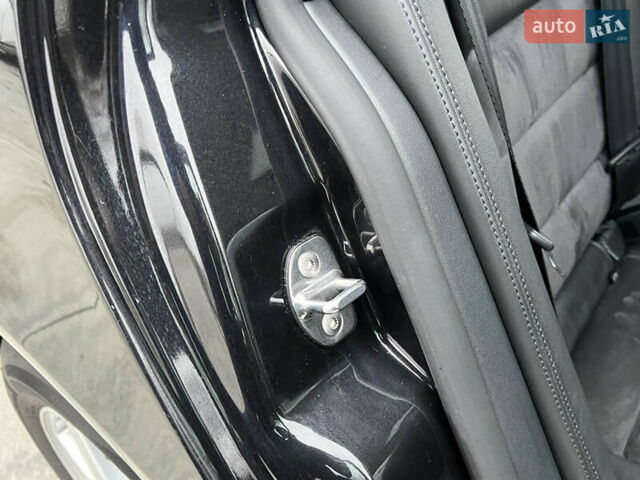 Черный Шкода Октавия, объемом двигателя 2 л и пробегом 229 тыс. км за 11650 $, фото 135 на Automoto.ua