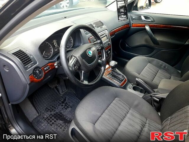 Черный Шкода Октавия, объемом двигателя 1.6 л и пробегом 272 тыс. км за 7500 $, фото 4 на Automoto.ua