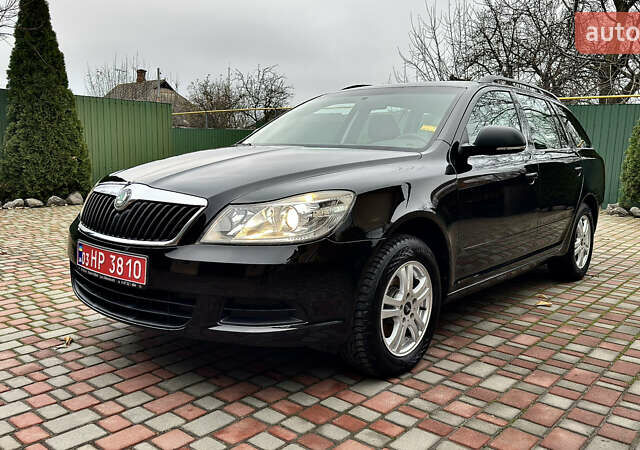 Чорний Шкода Октавія, об'ємом двигуна 1.6 л та пробігом 114 тис. км за 8299 $, фото 2 на Automoto.ua
