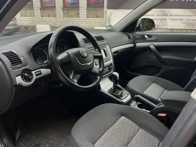 Чорний Шкода Октавія, об'ємом двигуна 0 л та пробігом 229 тис. км за 7800 $, фото 11 на Automoto.ua