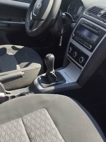 Черный Шкода Октавия, объемом двигателя 1.6 л и пробегом 260 тыс. км за 7650 $, фото 20 на Automoto.ua