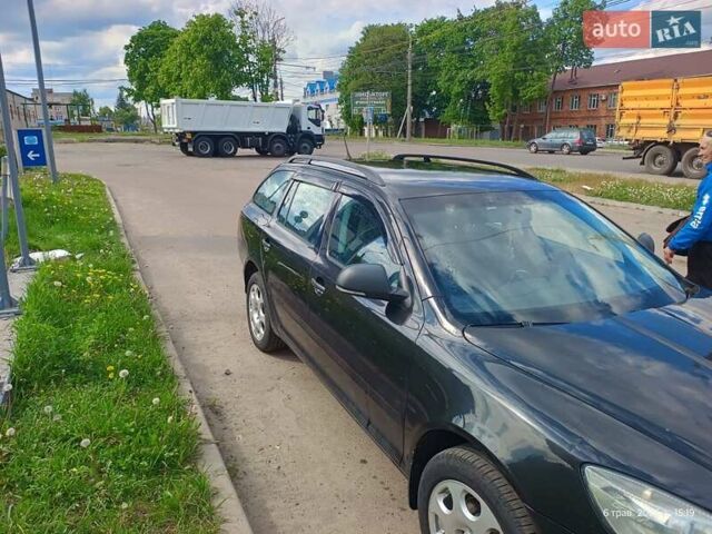 Черный Шкода Октавия, объемом двигателя 1.2 л и пробегом 247 тыс. км за 7200 $, фото 2 на Automoto.ua