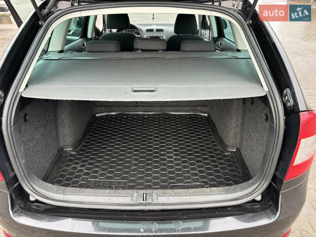 Чорний Шкода Октавія, об'ємом двигуна 1.6 л та пробігом 182 тис. км за 9300 $, фото 11 на Automoto.ua