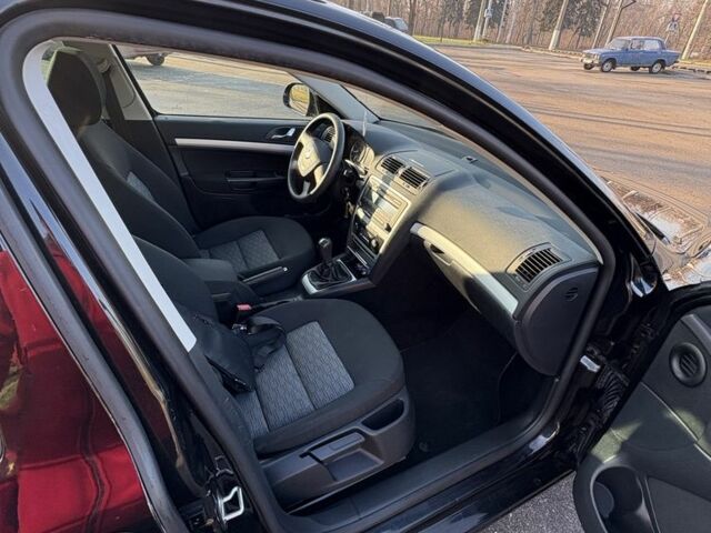 Чорний Шкода Октавія, об'ємом двигуна 1.4 л та пробігом 181 тис. км за 8100 $, фото 7 на Automoto.ua