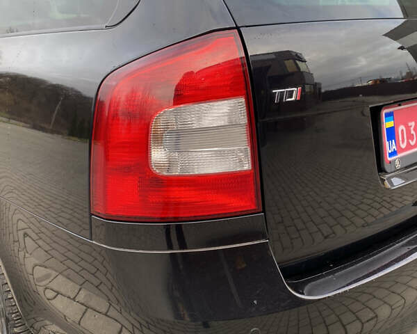 Чорний Шкода Октавія, об'ємом двигуна 2 л та пробігом 241 тис. км за 8800 $, фото 10 на Automoto.ua