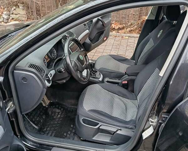 Черный Шкода Октавия, объемом двигателя 1.6 л и пробегом 258 тыс. км за 8600 $, фото 14 на Automoto.ua