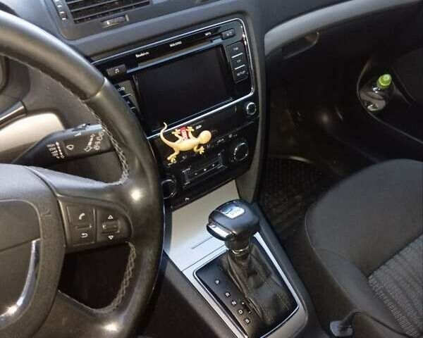 Черный Шкода Октавия, объемом двигателя 1.6 л и пробегом 340 тыс. км за 7300 $, фото 10 на Automoto.ua