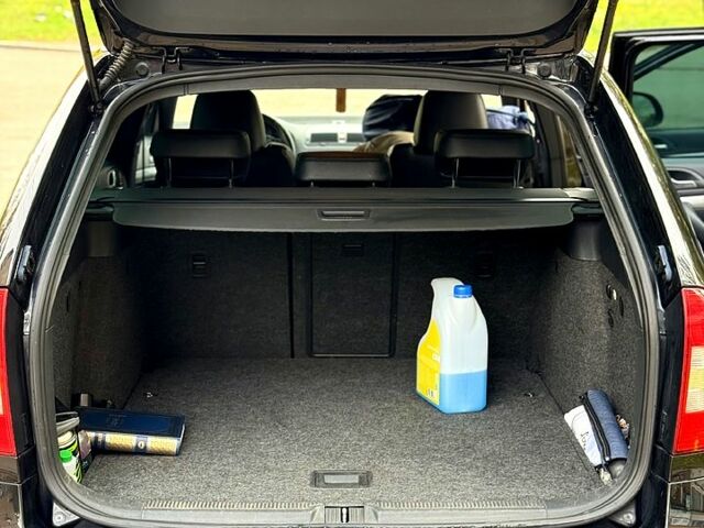 Черный Шкода Октавия, объемом двигателя 2 л и пробегом 201 тыс. км за 12000 $, фото 2 на Automoto.ua