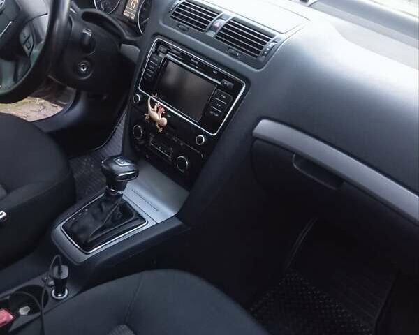 Черный Шкода Октавия, объемом двигателя 1.6 л и пробегом 340 тыс. км за 7300 $, фото 4 на Automoto.ua