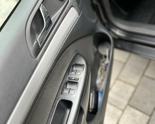 Чорний Шкода Октавія, об'ємом двигуна 1.39 л та пробігом 221 тис. км за 6600 $, фото 16 на Automoto.ua