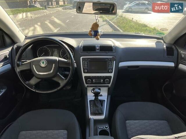 Чорний Шкода Октавія, об'ємом двигуна 2 л та пробігом 203 тис. км за 8900 $, фото 21 на Automoto.ua