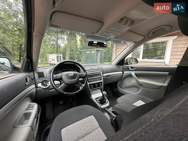 Черный Шкода Октавия, объемом двигателя 1.6 л и пробегом 224 тыс. км за 7500 $, фото 27 на Automoto.ua