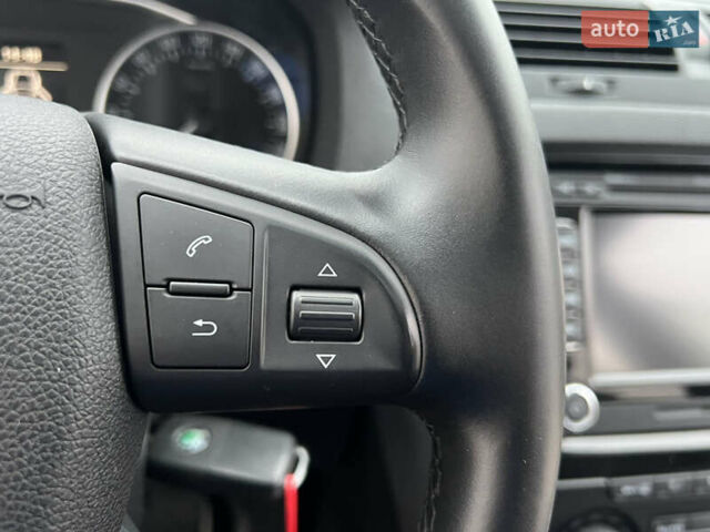 Черный Шкода Октавия, объемом двигателя 2 л и пробегом 229 тыс. км за 11650 $, фото 70 на Automoto.ua