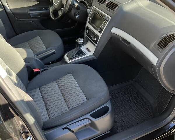 Чорний Шкода Октавія, об'ємом двигуна 2 л та пробігом 203 тис. км за 8900 $, фото 14 на Automoto.ua