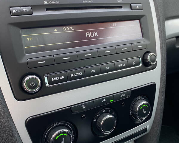 Чорний Шкода Октавія, об'ємом двигуна 2 л та пробігом 241 тис. км за 8800 $, фото 31 на Automoto.ua